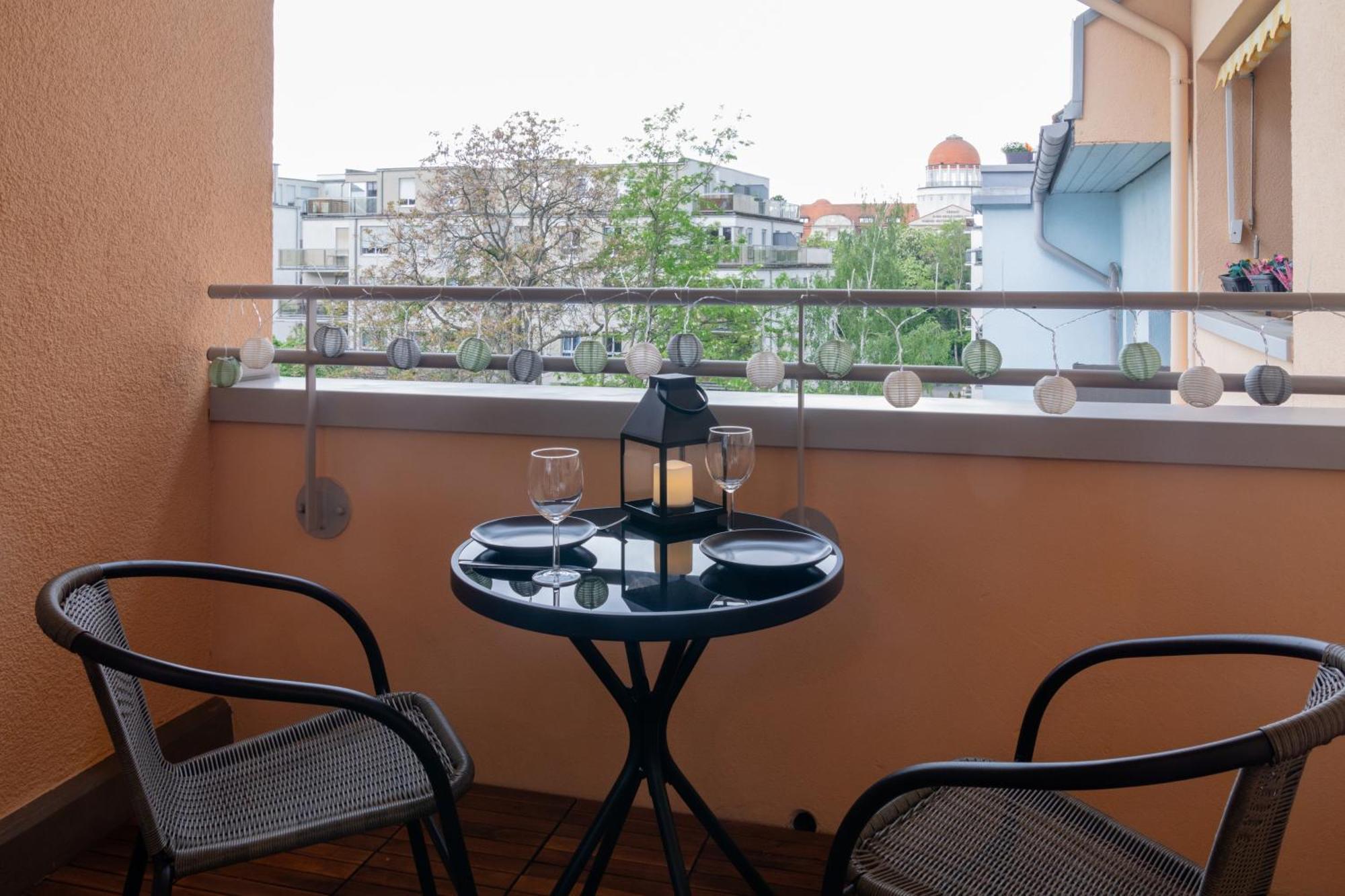 Home Shanti - Studio, Suedvorstadt, Balkon, Tv ไลป์ซิก ภายนอก รูปภาพ